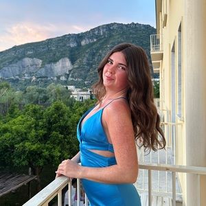 Meet your Posher, Emma